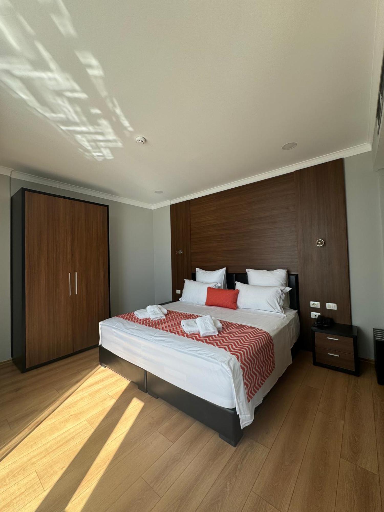 Hotel Britania Vlora Kültér fotó